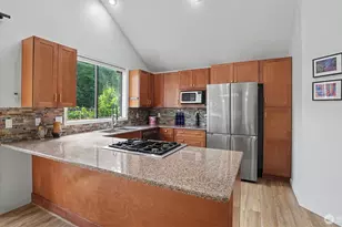 11533 SE 85th Ln, Newcastle, WA 98056 - Photo 16