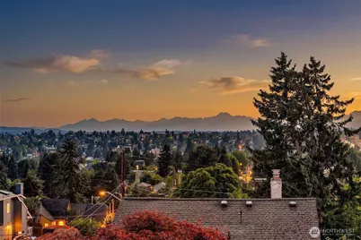 332 NE Elk Place, Seattle, WA 98115 - Photo 32