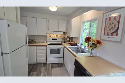 2284 Yew Street #K3, Bellingham, WA 98229 - Photo 18