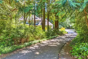 195 NE Lazy Fox Ln, Poulsbo, WA 98370 - Photo 2
