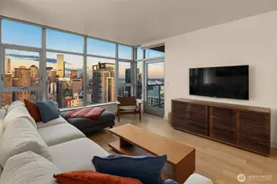 588 Bell St, Seattle, WA 98121 - Photo 8