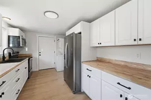 607 S 1st St, Brewster, WA 98812 - Photo 10