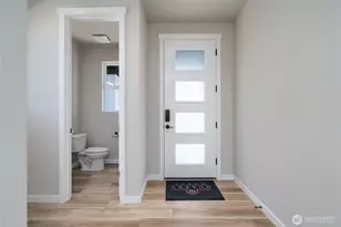 2455 SW Ridgeway Dr, Oak Harbor, WA 98277 - Photo 4