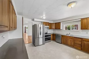 806 4th St SE, Auburn, WA 98002 - Photo 4