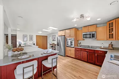 12521 2nd Avenue NE, Seattle, WA 98125 - Photo 10