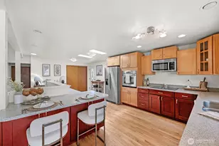 12521 2nd Ave NE, Seattle, WA 98125 - Photo 10