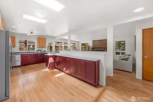 12521 2nd Ave NE, Seattle, WA 98125 - Photo 8