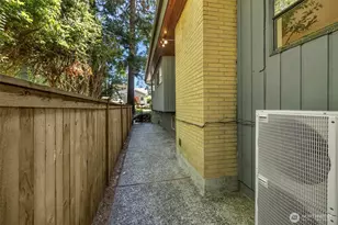 12521 2nd Ave NE, Seattle, WA 98125 - Photo 38