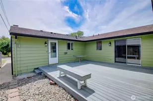 1709 2nd St, Marysville, WA 98270 - Photo 6