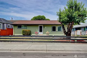 1709 2nd St, Marysville, WA 98270 - Photo 2
