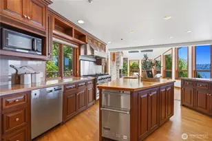 8279 W Mercer Way, Mercer Island, WA 98040 - Photo 14