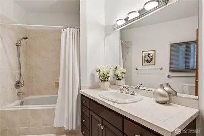 8279 W Mercer Way, Mercer Island, WA 98040 - Photo 26