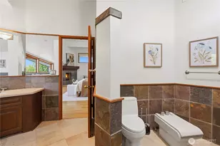 8279 W Mercer Way, Mercer Island, WA 98040 - Photo 22
