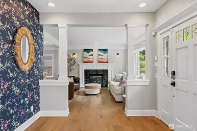 2307 108th Avenue SE, Bellevue, WA 98004 - Photo 2