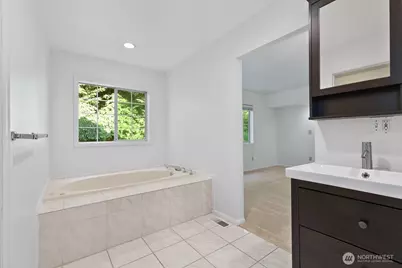 6814 119th Avenue SE, Bellevue, WA 98006 - Photo 10