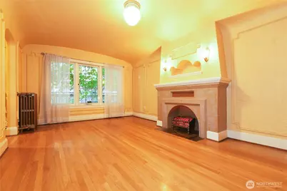 1101 17th Avenue #207, Seattle, WA 98122 - Photo 2