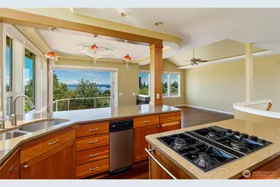 7767 E Spruce Street, Port Orchard, WA 98366 - Photo 8