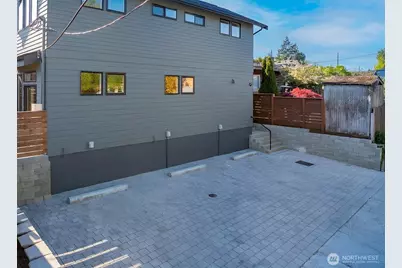 8332 24th Avenue NW, Seattle, WA 98117 - Photo 28