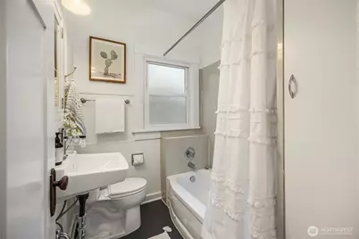2537 2nd Avenue W, Seattle, WA 98119 - Photo 20