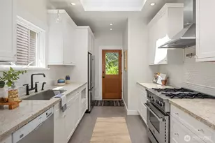 2537 2nd Ave W, Seattle, WA 98119 - Photo 10