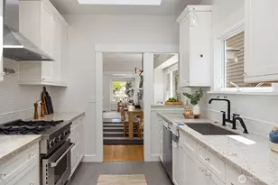 2537 2nd Ave W, Seattle, WA 98119 - Photo 14