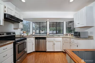 525 E 160th Street, Tacoma, WA 98445 - Photo 10