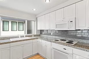 601 W Mercer Pl, Seattle, WA 98119 - Photo 12