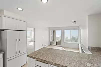 601 W Mercer Place #401, Seattle, WA 98119 - Photo 8