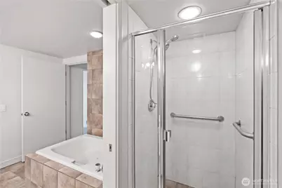 601 W Mercer Place #401, Seattle, WA 98119 - Photo 18