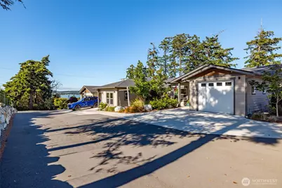 205 NE 3rd Street #C, Coupeville, WA 98239 - Photo 2