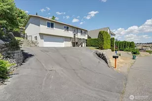 215 San Remo Ln, Chelan, WA 98816 - Photo 4