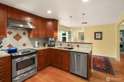 125 NE 135th Street, Seattle, WA 98125 - Photo 12