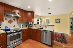125 NE 135th St, Seattle, WA 98125 - Photo 12