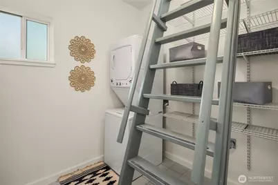 524 12th Avenue E #301, Seattle, WA 98102 - Photo 22