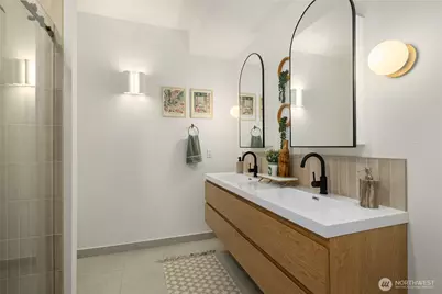 524 12th Avenue E #301, Seattle, WA 98102 - Photo 34