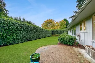 7920 NE 26th St, Medina, WA 98039 - Photo 2