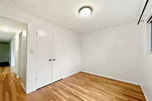 7920 NE 26th St, Medina, WA 98039 - Photo 10