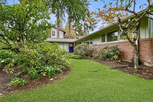 7920 NE 26th St, Medina, WA 98039 - Photo 14
