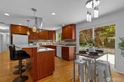 2507 Vashon Court NE, Renton, WA 98059 - Photo 10