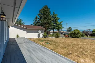 1524 Country Club Dr, Camano Island, WA 98282 - Photo 14