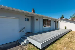 1524 Country Club Dr, Camano Island, WA 98282 - Photo 2
