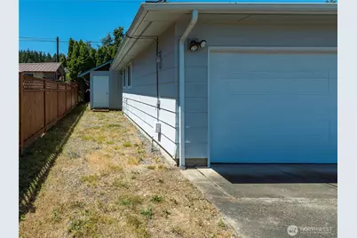 1524 Country Club Drive, Camano Island, WA 98282 - Photo 28