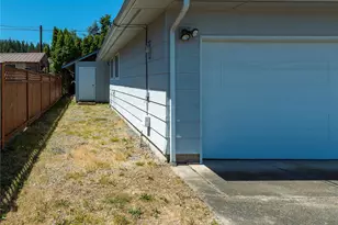1524 Country Club Dr, Camano Island, WA 98282 - Photo 28