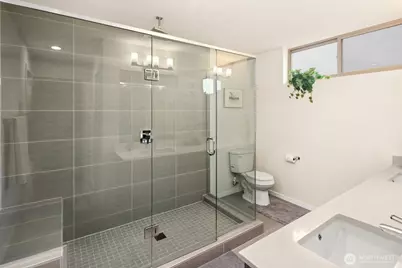 8358 19th Avenue NW #B, Seattle, WA 98117 - Photo 16