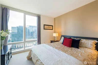 500 106th Avenue NE #2803, Bellevue, WA 98004 - Photo 10