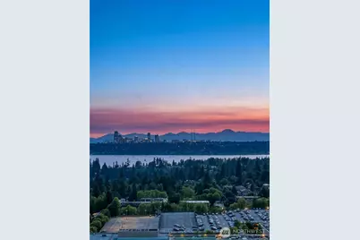500 106th Avenue NE #2803, Bellevue, WA 98004 - Photo 32