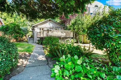 4018 59th Avenue SW, Seattle, WA 98116 - Photo 4