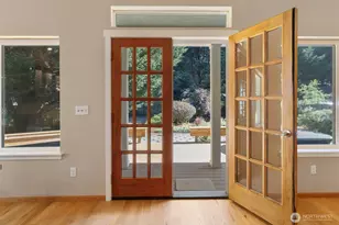 2007 NE Dingley Rd, Bainbridge Island, WA 98110 - Photo 10