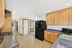 17261 Golden View Ave, La Conner, WA 98257 - Photo 10