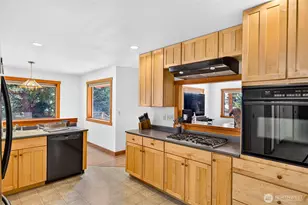 17261 Golden View Ave, La Conner, WA 98257 - Photo 8